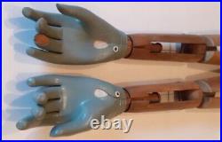 Paire bras mannequin articulés ajustables gants bois sculpté ancien wooden arms