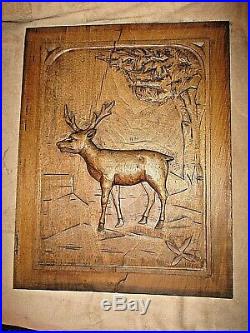 Paire de portes anciennes de meuble en bois sculpté-antilopes -carved wood-