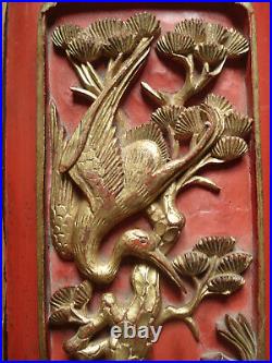 Panneau sculpté bois laqué rouge et or ancien chinois XIXe pin, grue et cerf