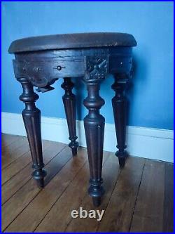 Petit meuble ancien en bois sculpté style Louis XVl