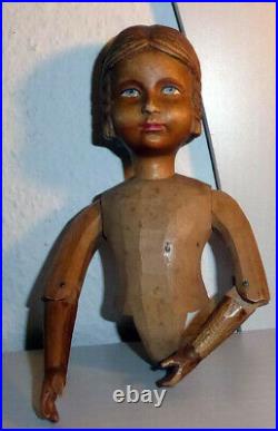 Poupee /buste MANNEQUIN. Ancien en bois sculptee bras articules