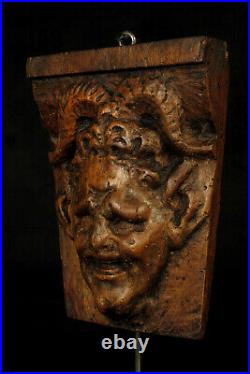 Rare ancienne miséricorde, stalle d'église bois sculpté / Art Populaire Diable