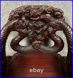 Rare fauteuil chinois ancien estampillé en bois de fer richement sculpté (XIXe)