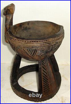 Récipient ancien en bois sculpté Art AFRICAIN KUBA R. D. Congo