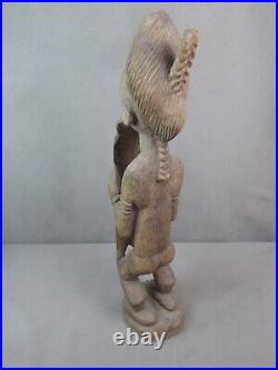 STATUE en bois sculptée ancienne AFRIQUE NOIRE. LE BARBU