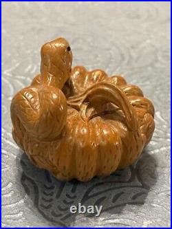 Sculpture japonaise en bois sculpté Netsuke ancienne sneak animal inro ojime