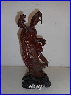 Statuette ancienne, Guanyin en bois sculpté. Chine. XIX°