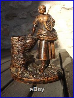 Superbe ancien pyrogène bois finement sculpté femme art populaire XIXe tilleul