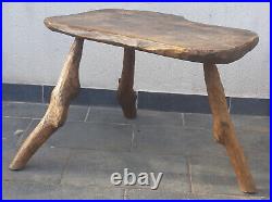 Table basse brutaliste, art brut, en bois sculpté ancienne