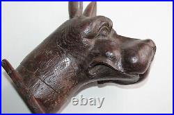 Très ancienne sculpture tête de chien sculpté en bois Forêt Noire longueur 20 cm